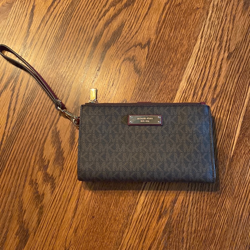 Michael Kors Wristlet